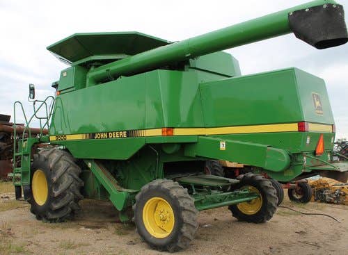 1990 Used John Deere 9500 Combine parts.