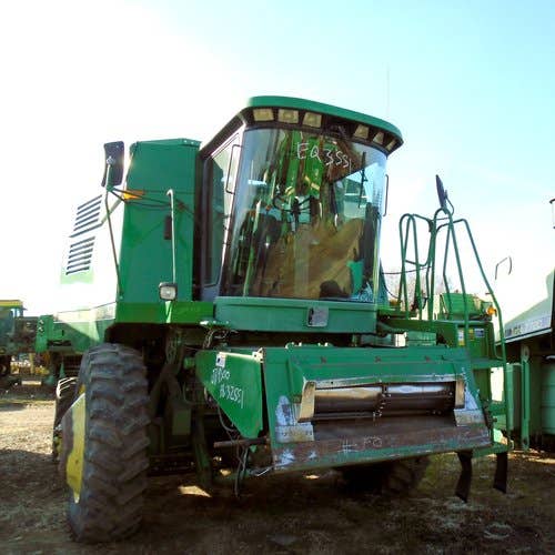 1990 Used John Deere 9500 Combine parts.