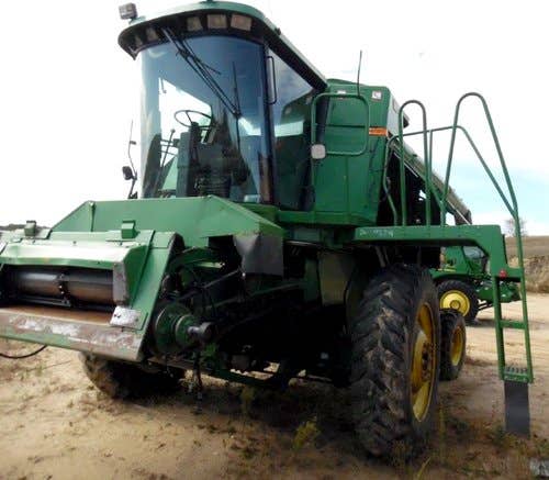 Used John Deere 9500 Combine parts.