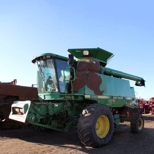Used John Deere 9500 Combine parts.