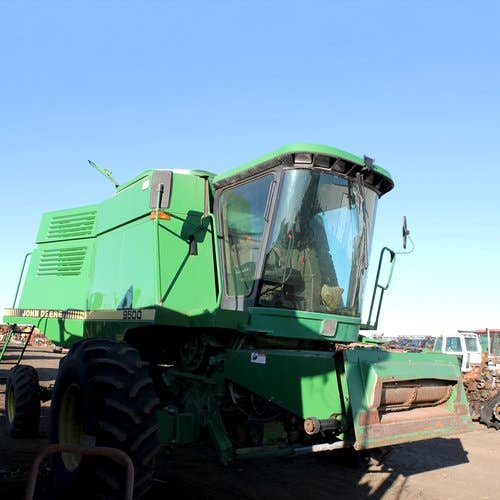 Used John Deere 9500 Combine parts.