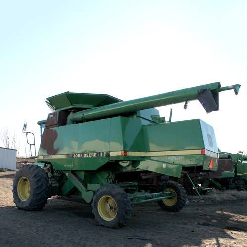 Used John Deere 9500 Combine parts.