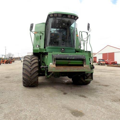 Used John Deere 9500 Combine parts.