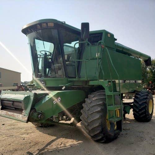 1990 Used John Deere 9500 Combine parts.
