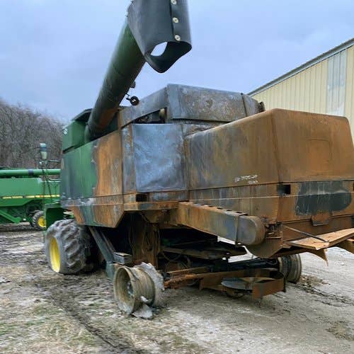 Used John Deere 9500 Combine parts.