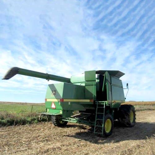 Used John Deere 9500 Combine parts.