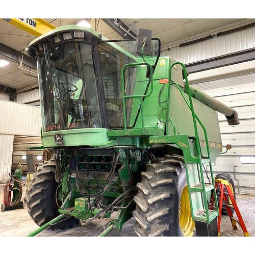 Used John Deere 9500 Combine parts.