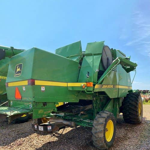Used John Deere 9500 Combine parts.