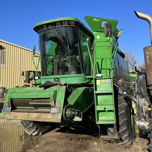 Used John Deere 9500 Combine parts.