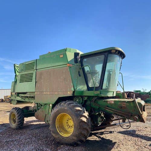 Used John Deere 9500 Combine parts.