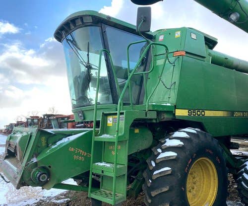Used John Deere 9500 Combine parts.