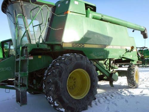 Used John Deere 9500 Combine parts.