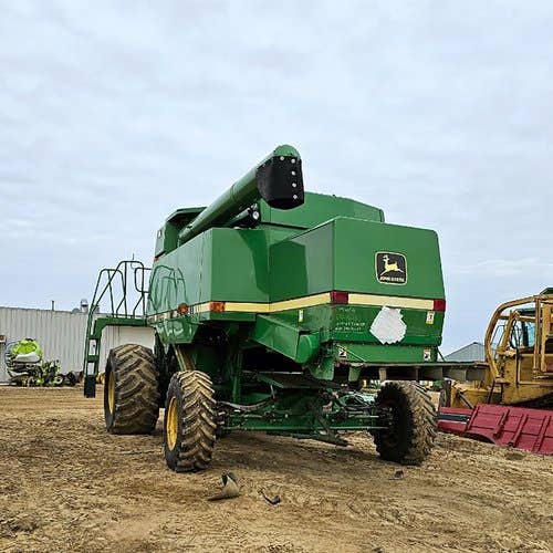 Used John Deere 9500 Combine parts.