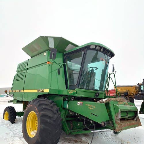 Used John Deere 9500 Combine parts.