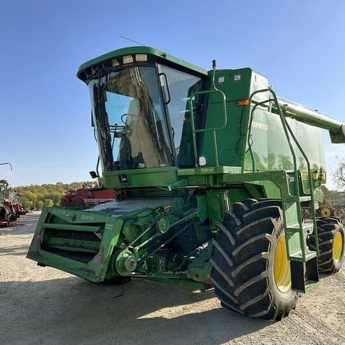 1999 Used John Deere 9510 Combine parts.