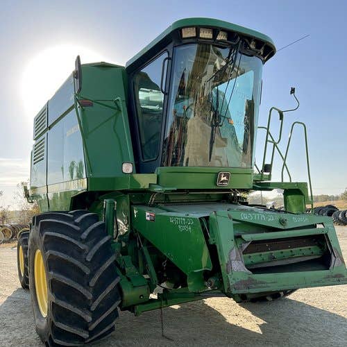 1999 Used John Deere 9510 Combine parts.