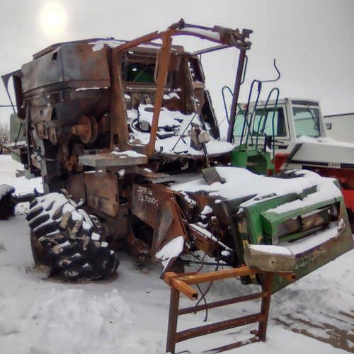 Used John Deere 9550 Combine parts.
