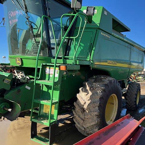 2006 Used John Deere 9560 Combine parts.