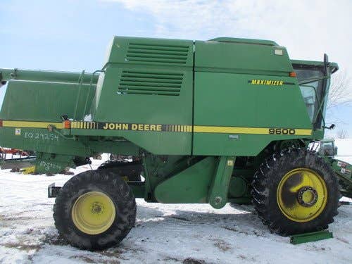Used 1993 John Deere 9600 Combine Parts Used 1993 John Deere 9600 Combine Parts