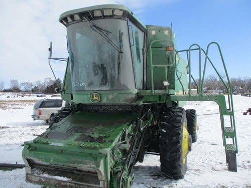 1993 Used John Deere 9600 Combine parts.