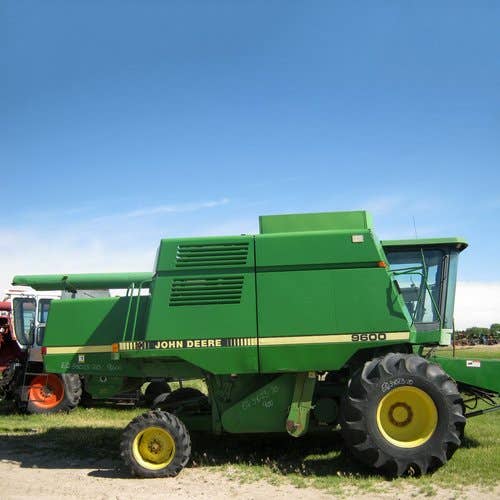 Used John Deere 9600 Combine parts.