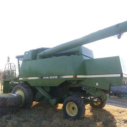 Used John Deere 9600 Combine parts.