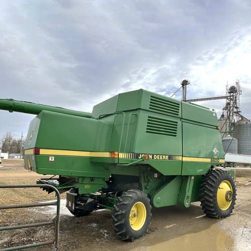 1997 Used John Deere 9600 Combine parts.
