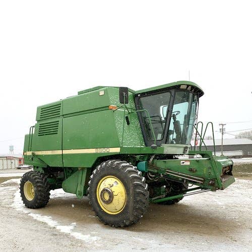 Used John Deere 9600 Combine parts.