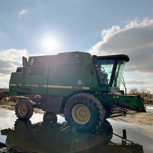 Used John Deere 9600 Combine parts.