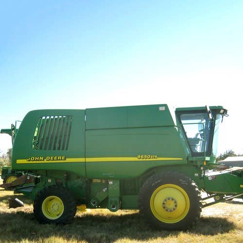 2000 Used John Deere 9650 Combine parts.
