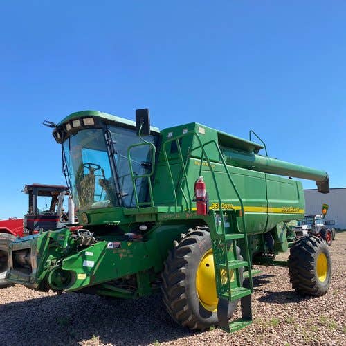 2004 Used John Deere 9660 Combine parts.