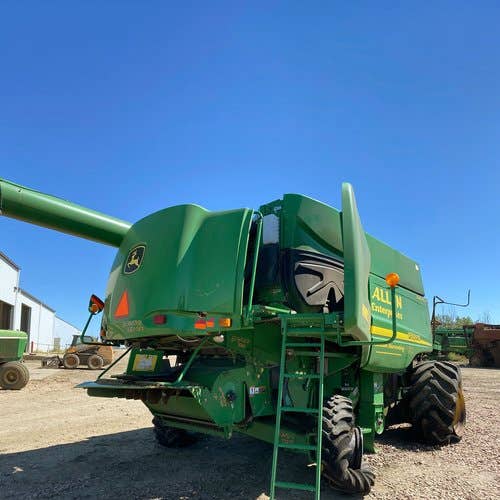 2006 Used John Deere 9760 Combine parts.