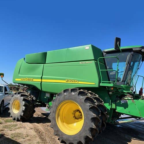 Used John Deere 9760 Combine parts.