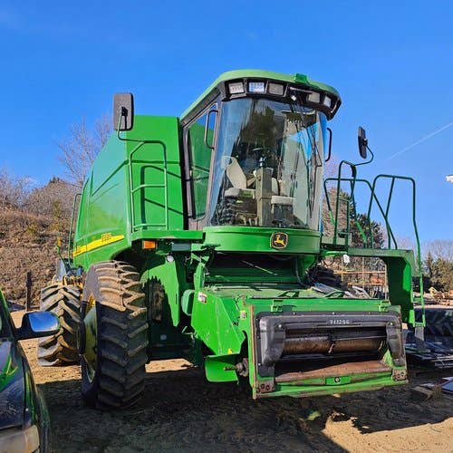 2005 Used John Deere 9760 Combine parts.