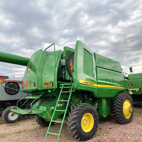 2005 Used John Deere 9760 Combine parts.