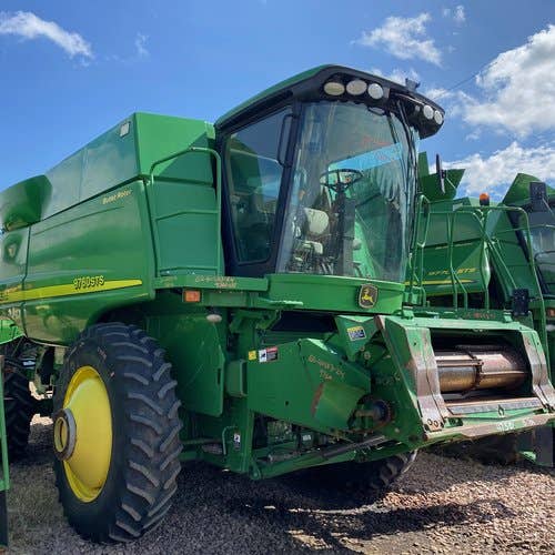 2006 Used John Deere 9760 Combine parts.