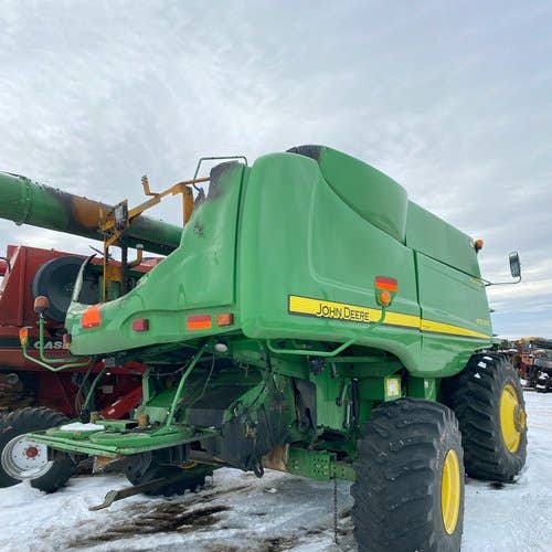 Used John Deere 9770 Combine parts.