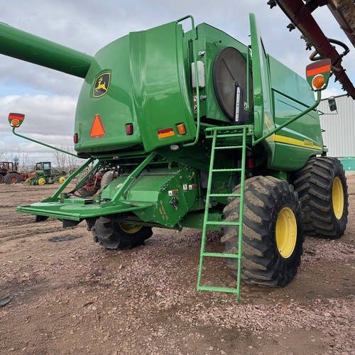2005 Used John Deere 9860 Combine parts.