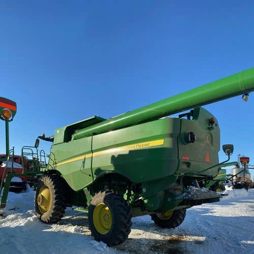 2012 Used John Deere S660 Combine parts.
