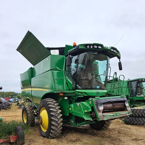 2012 Used John Deere S670 Combine parts.