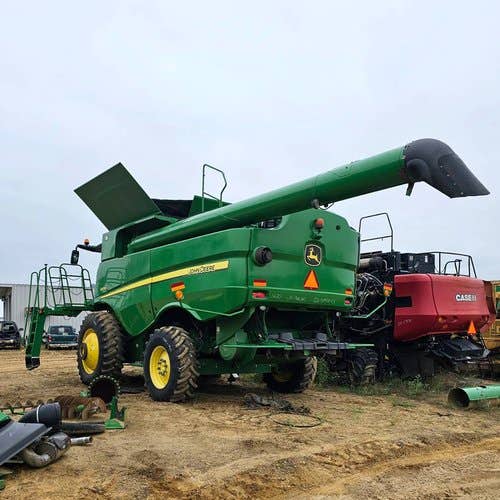 2012 Used John Deere S670 Combine parts.