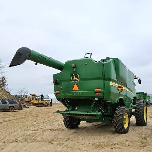 2012 Used John Deere S670 Combine parts.