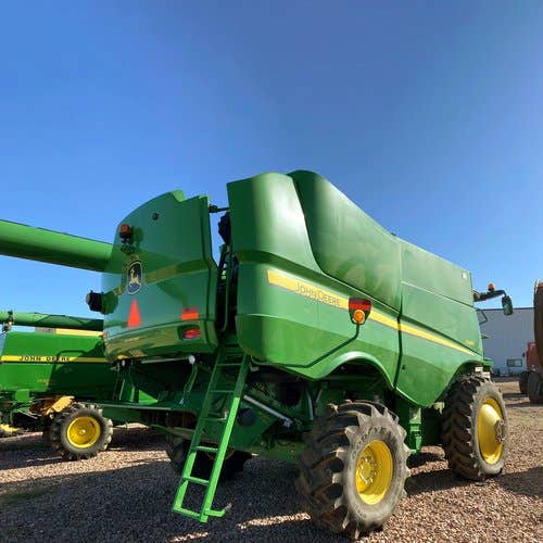 2012 Used John Deere S680 Combine parts.