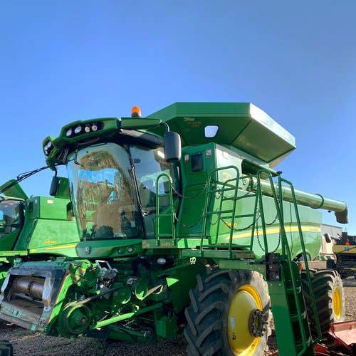 2013 Used John Deere S680 Combine parts.