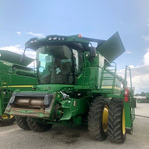 Used John Deere S680 Combine parts.