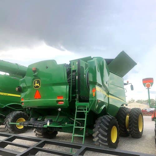 Used John Deere S680 Combine parts.