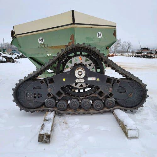 John Deere S680 Combine for sale in: Downing, WI. 