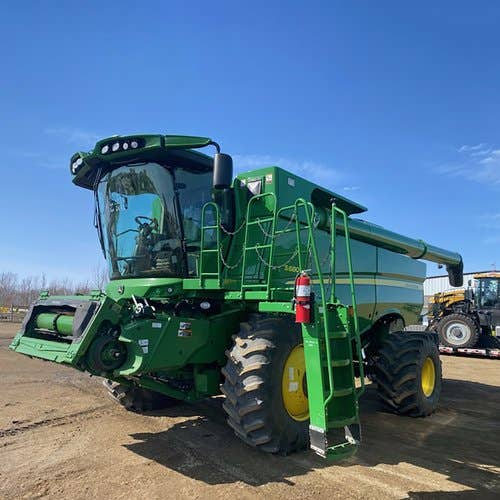 Used 2012 John Deere S680 Combine Parts Used 2012 John Deere S680 Combine Parts