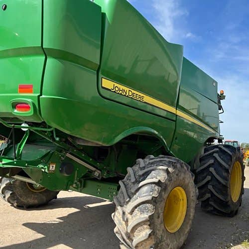 2014 Used John Deere S680 Combine parts.