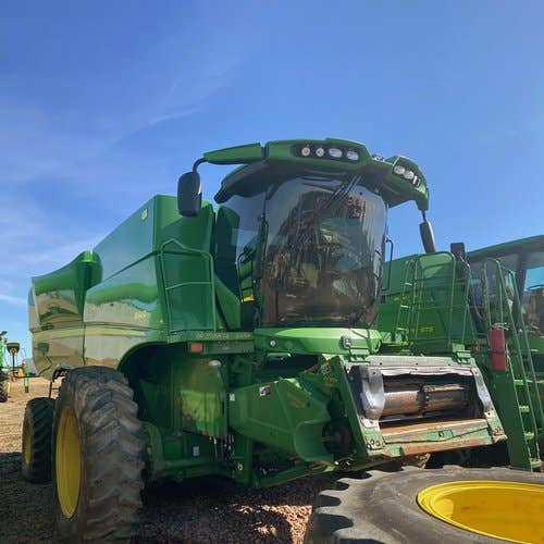 2012 Used John Deere S680 Combine parts.